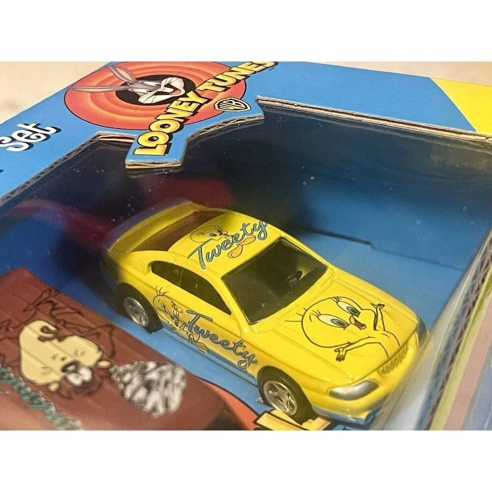 Vintage 2002 Racing Champions Looney Tunes 3 Car Set Bugs Bunny Taz Tweety NEW